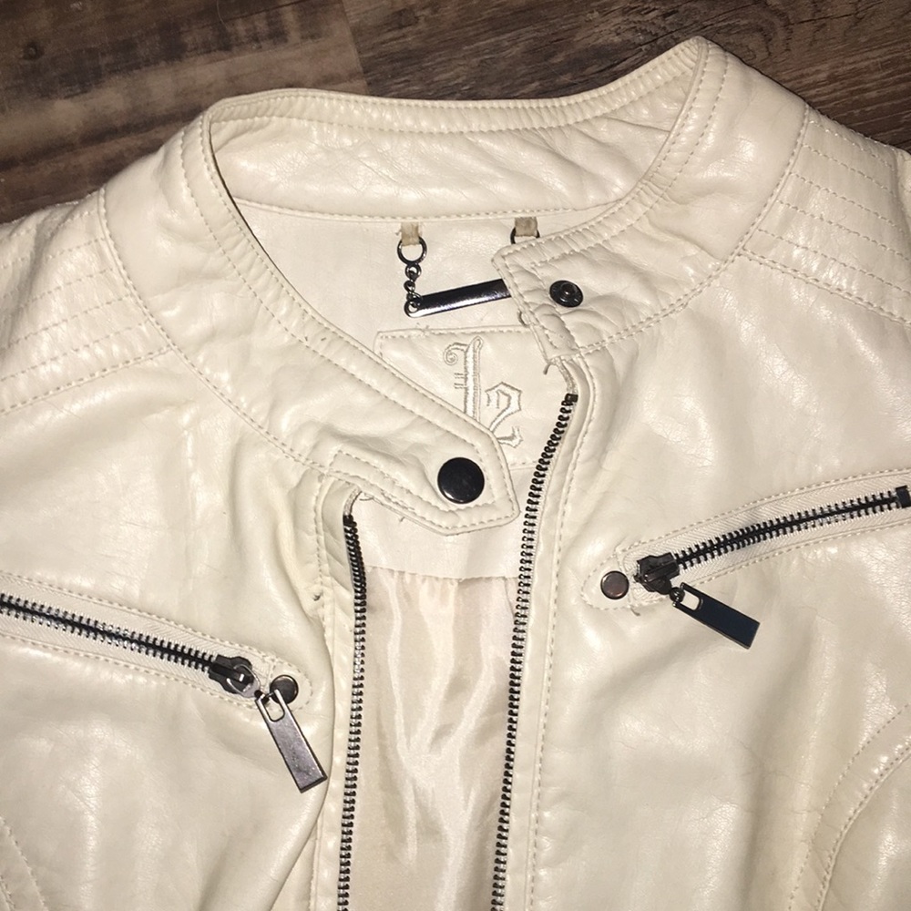 Jacket - Picture 2 of 3